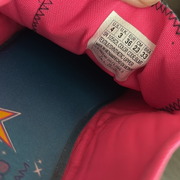 Girls’ Skechers Chit Chat Dazzle Days Blue/Multi Sparkle Sneakers, Size 4 - Picture 7 of 8